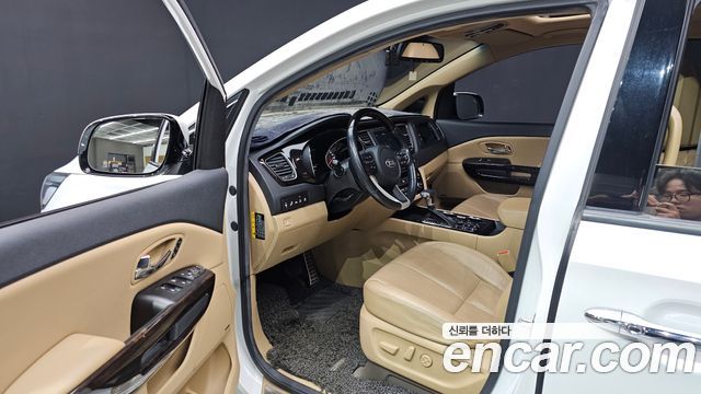 Kia Carnival 9-Seater Noblesse Special 2019 — фото 10