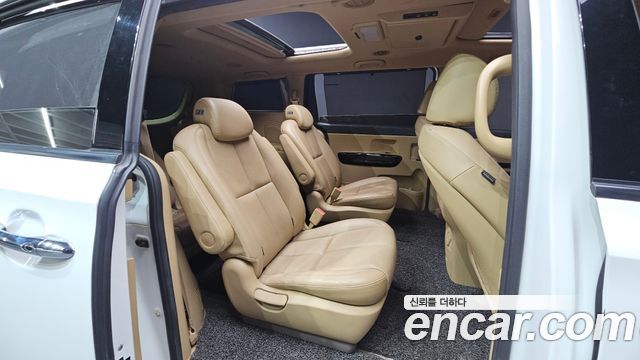 Kia Carnival 9-Seater Noblesse Special 2019 — фото 11