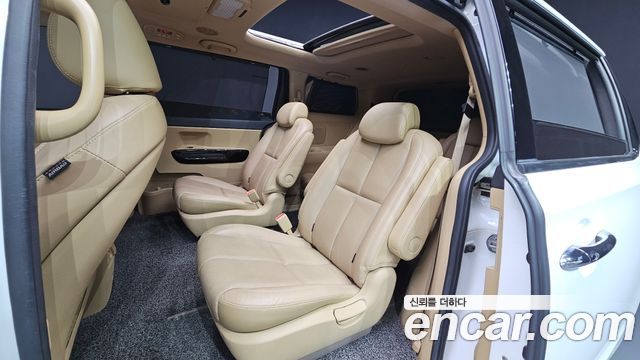 Kia Carnival 9-Seater Noblesse Special 2019 — фото 12