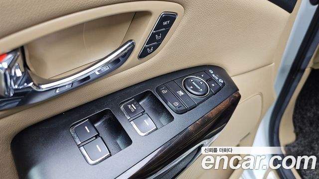Kia Carnival 9-Seater Noblesse Special 2019 — фото 16