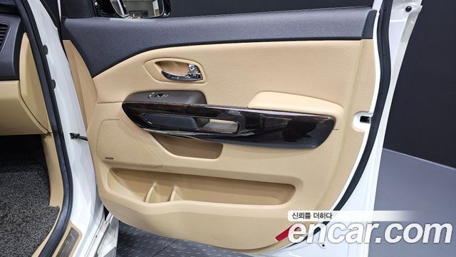 Kia Carnival 9-Seater Noblesse Special 2019 — фото 25