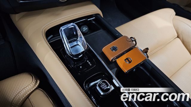 Volvo V90 Cross Country B5 Ultimate AWD 2024 — фото 9
