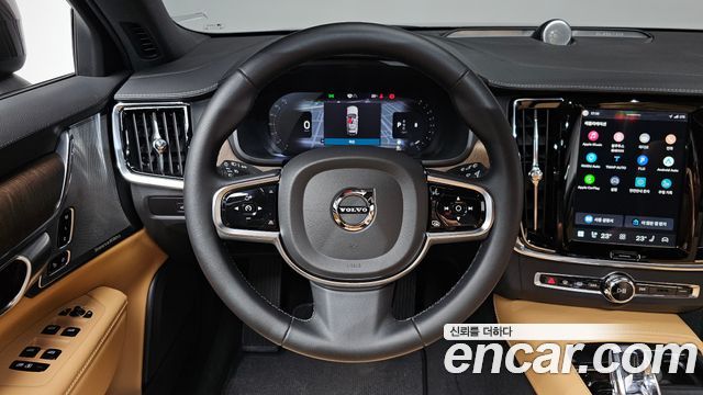 Volvo V90 Cross Country B5 Ultimate AWD 2024 — фото 13