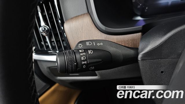 Volvo V90 Cross Country B5 Ultimate AWD 2024 — фото 28