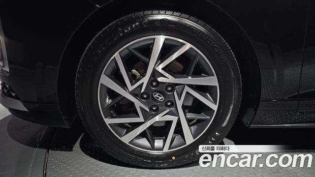 Hyundai Grandeur (GN7) 2,5 Gasoline 2WD Premium 2023 — фото 5