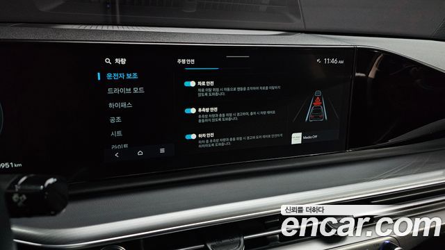 Hyundai Grandeur (GN7) 2,5 Gasoline 2WD Premium 2023 — фото 16