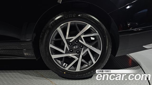 Hyundai Grandeur (GN7) 2,5 Gasoline 2WD Premium 2023 — фото 21