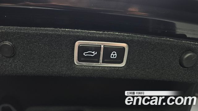 Hyundai Grandeur (GN7) 2,5 Gasoline 2WD Premium 2023 — фото 27