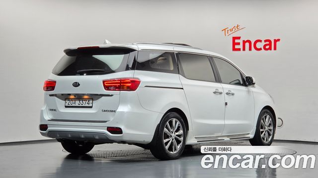Kia Carnival Gasoline 7-Seater Limousine President 2019 — фото 2