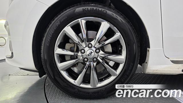 Kia Carnival Gasoline 7-Seater Limousine President 2019 — фото 5