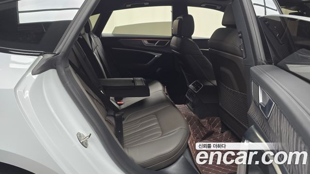 Audi A7 (4K) 55 TFSI e Quattro Premium 2025 — фото 11