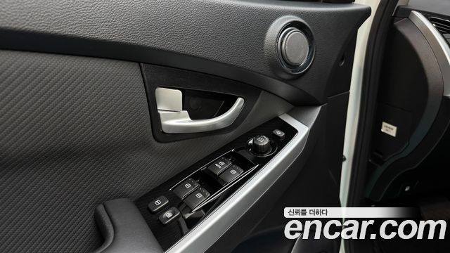 KG Mobility (SsangYong) Style Korando C 2.2 RX 2WD DLX 2018 — фото 17