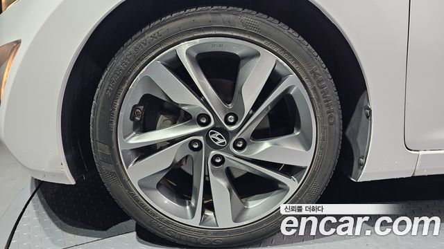 Hyundai Avante 1.6 GDi Modern Standard 2016 — фото 5