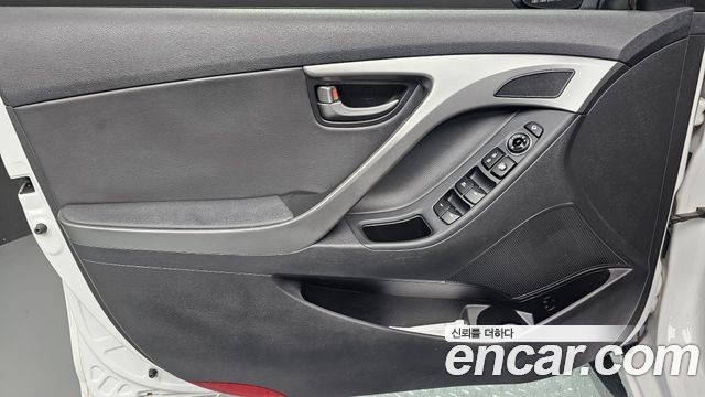 Hyundai Avante 1.6 GDi Modern Standard 2016 — фото 24