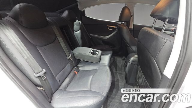 Hyundai Avante 1.6 GDi Modern Standard 2016 — фото 29