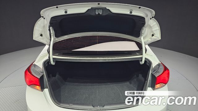 Hyundai Avante 1.6 GDi Modern Standard 2016 — фото 30