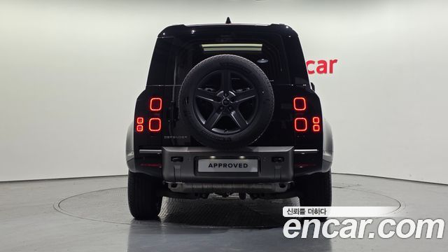 Land Rover Defender (L663) 110 P300 X-Dynamic SE 2025 — фото 6