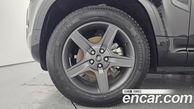 Land Rover Defender (L663) 110 P300 X-Dynamic SE 2025 — фото 8