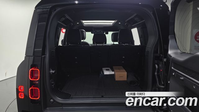 Land Rover Defender (L663) 110 P300 X-Dynamic SE 2025 — фото 10