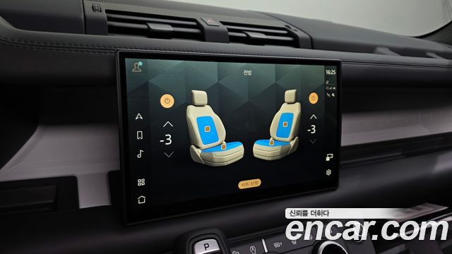 Land Rover Defender (L663) 110 P300 X-Dynamic SE 2025 — фото 11