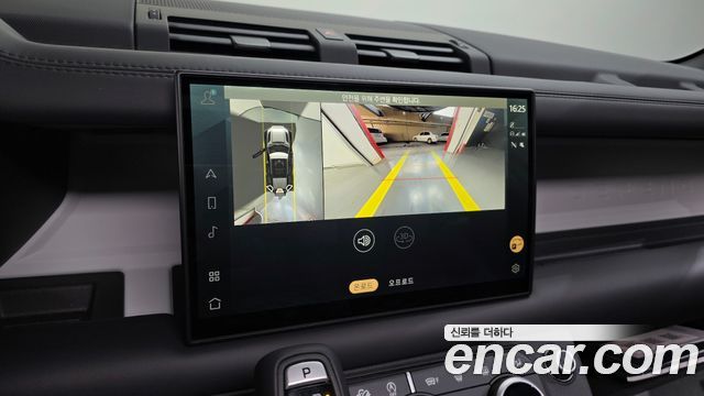 Land Rover Defender (L663) 110 P300 X-Dynamic SE 2025 — фото 12