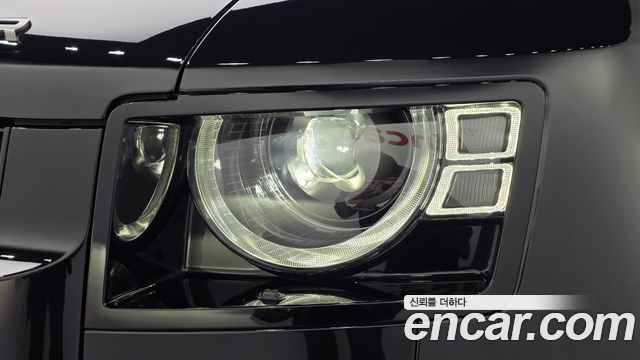 Land Rover Defender (L663) 110 P300 X-Dynamic SE 2025 — фото 17