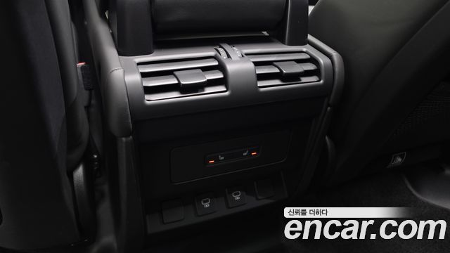 Land Rover Defender (L663) 110 P300 X-Dynamic SE 2025 — фото 18