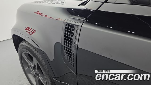 Land Rover Defender (L663) 110 P300 X-Dynamic SE 2025 — фото 20