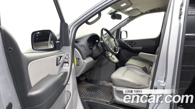 Hyundai Grand Starex Van 3-Seater Smart 2019 — фото 10
