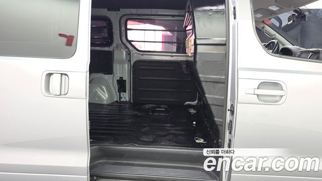 Hyundai Grand Starex Van 3-Seater Smart 2019 — фото 12