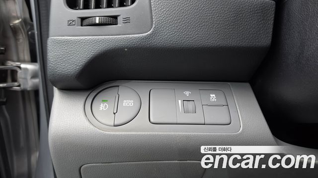 Hyundai Grand Starex Van 3-Seater Smart 2019 — фото 27