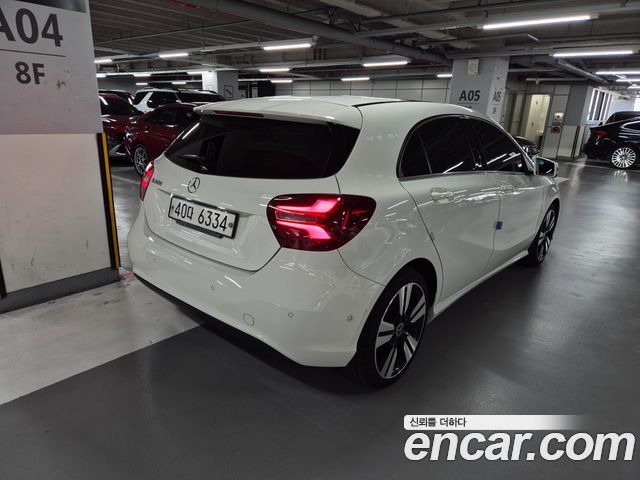 Mercedes-Benz A-Class (W176) A200 2018 — фото 2