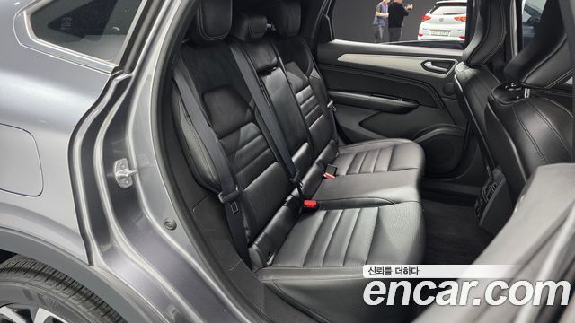 Renault Korea Arkana 1.6 E-TECH Iconic 2025 — фото 11
