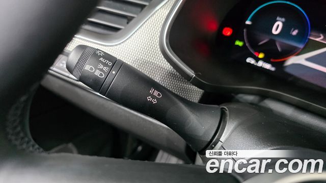 Renault Korea Arkana 1.6 E-TECH Iconic 2025 — фото 29