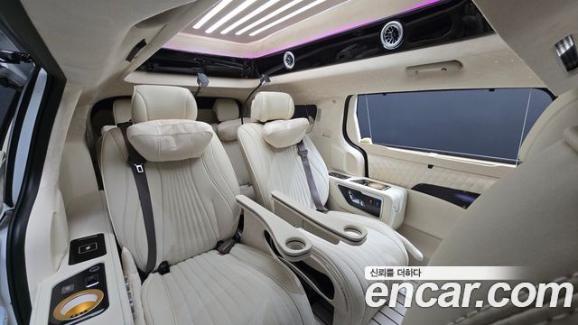 Kia Carnival (IV) Gasoline 9-seater Limousine(Special vehicle) 2023 — фото 13