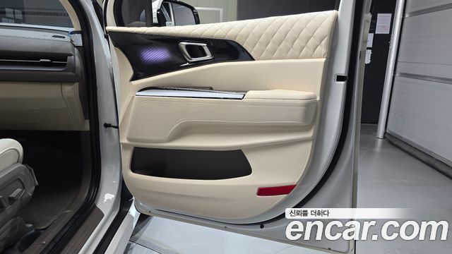 Kia Carnival (IV) Gasoline 9-seater Limousine(Special vehicle) 2023 — фото 25
