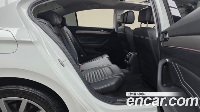 Volkswagen Passat GT (B8) 2.0 TDI Prestige 2021 — фото 11