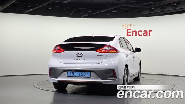Hyundai Ioniq Electric Q 2018 — фото 4