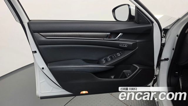 Honda Accord (X) 2.0 Turbo Sport 2018 — фото 24