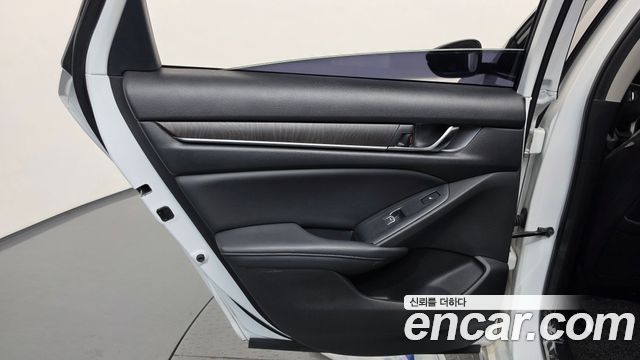 Honda Accord (X) 2.0 Turbo Sport 2018 — фото 25