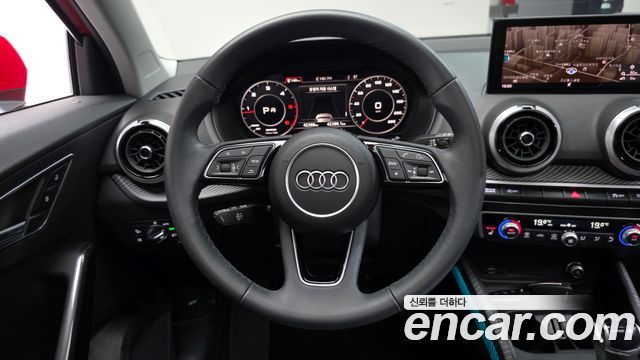 Audi Q2 35 TDI 2023 — фото 13