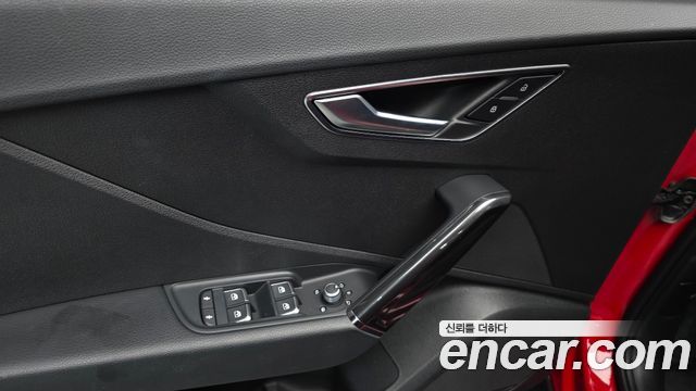 Audi Q2 35 TDI 2023 — фото 18