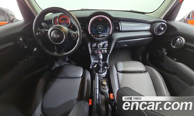 MINI Cooper 5Door Standard 3rd 2019 — фото 7