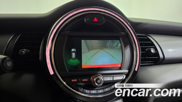 MINI Cooper 5Door Standard 3rd 2019 — фото 18