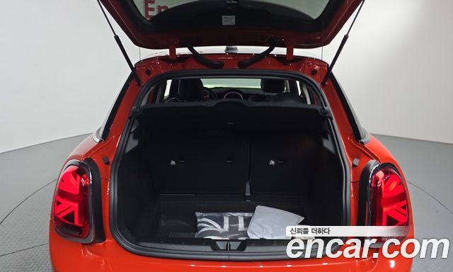 MINI Cooper 5Door Standard 3rd 2019 — фото 20