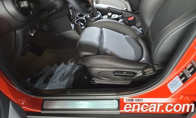 MINI Cooper 5Door Standard 3rd 2019 — фото 21