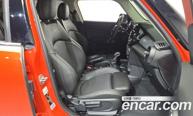 MINI Cooper 5Door Standard 3rd 2019 — фото 32
