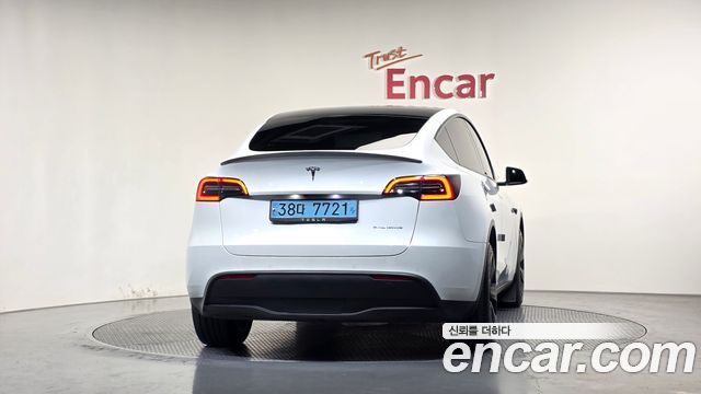 Tesla Model Y Long Range AWD 2022 — фото 4