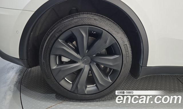 Tesla Model Y Long Range AWD 2022 — фото 5