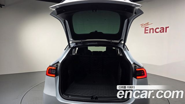 Tesla Model Y Long Range AWD 2022 — фото 21